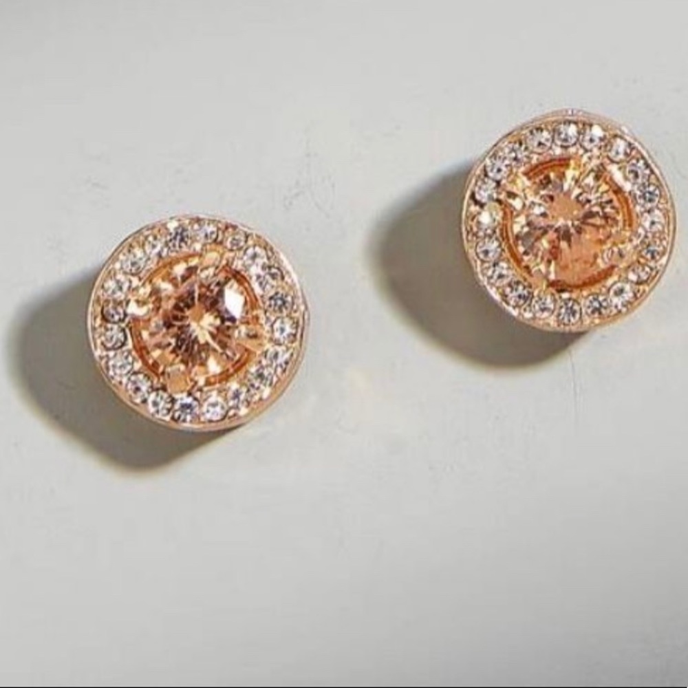 Gold earrings